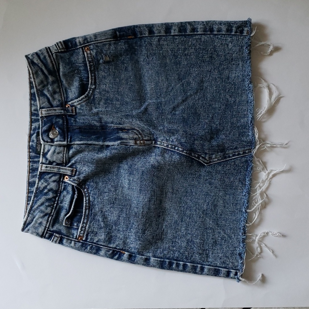 Wild Fable Jean Skirt Size 0 Blue Denim Acid Wash Distressed A-Line Mini Raw Hem
